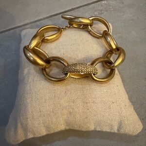 Beautiful gold vintage Stella and dot bracelet